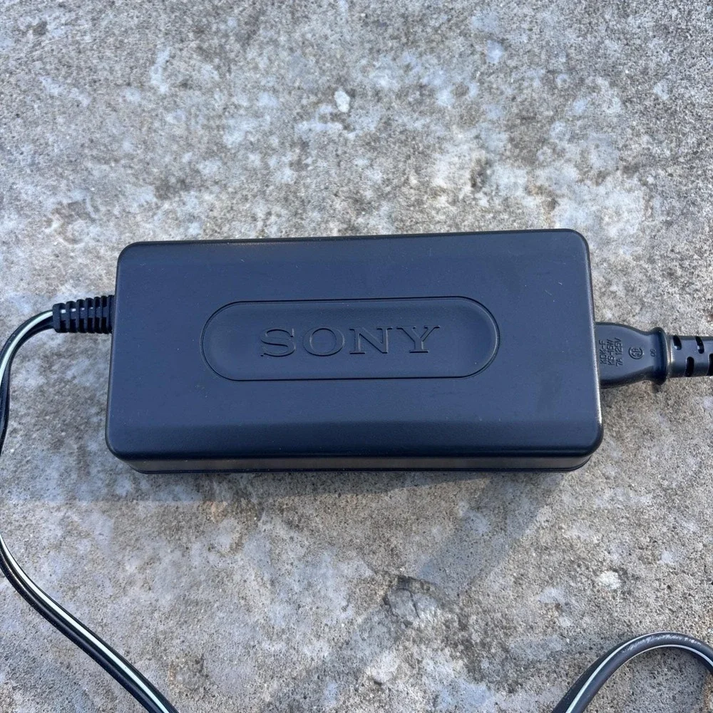 Genuine OEM Sony AC-L10A Power Adapter Hi8 HandyCam Camcorder AC-L10B AC-L10C